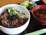 牛バラ焼肉丼